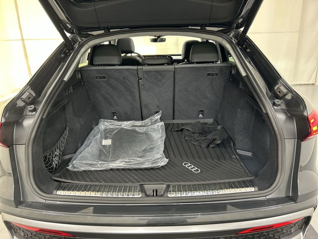 Used 2025 Audi Q5 Premium Plus w/ Premium Plus image 23
