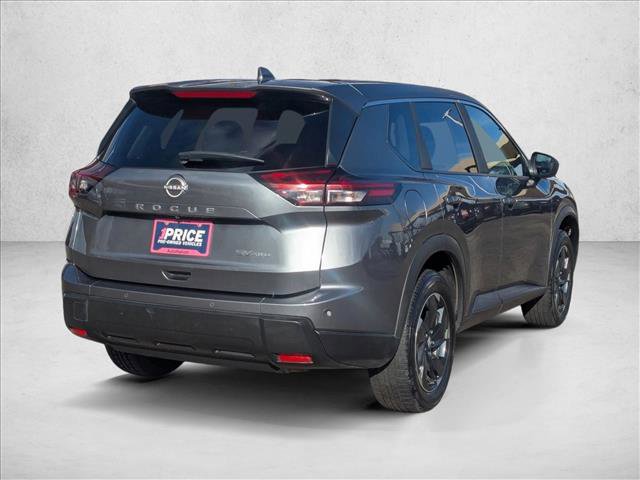 Used 2024 Nissan Rogue SV image 5