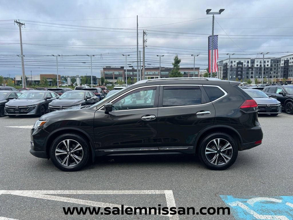 Used 2017 Nissan Rogue SL w/ SL Premium Package AWD/4WD image 4