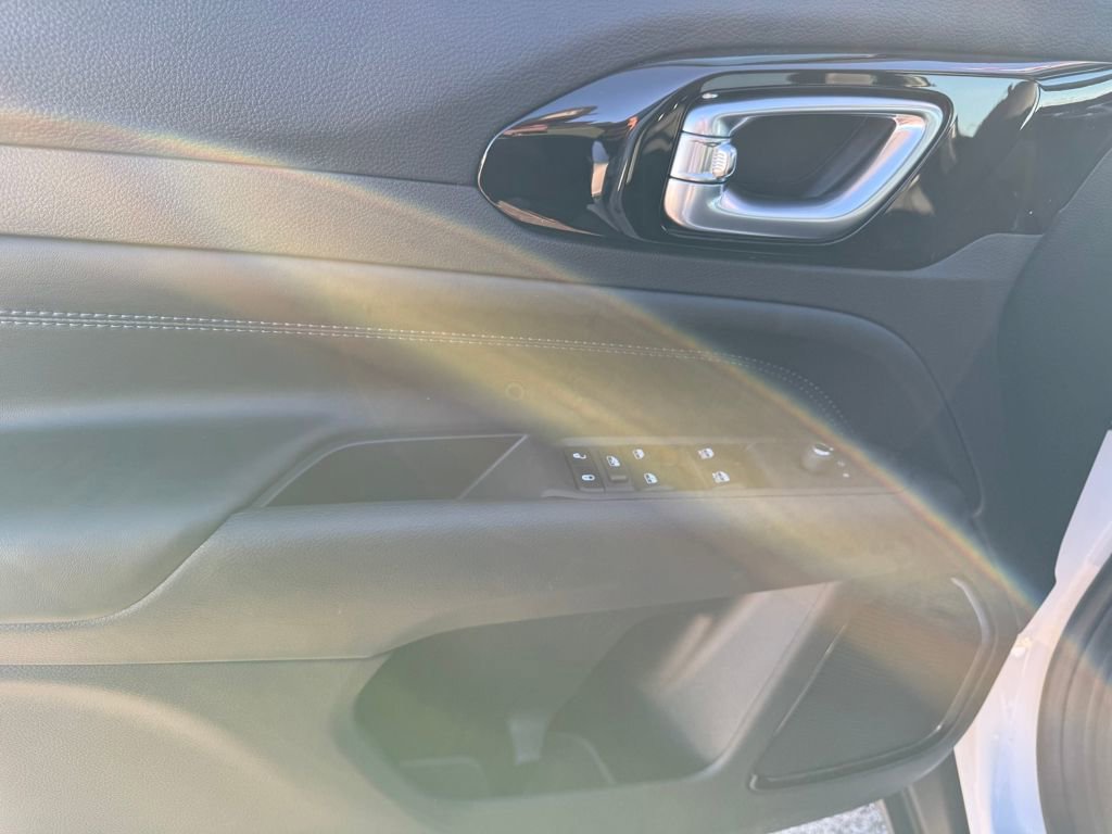 New 2026 Jeep Compass Latitude image 10