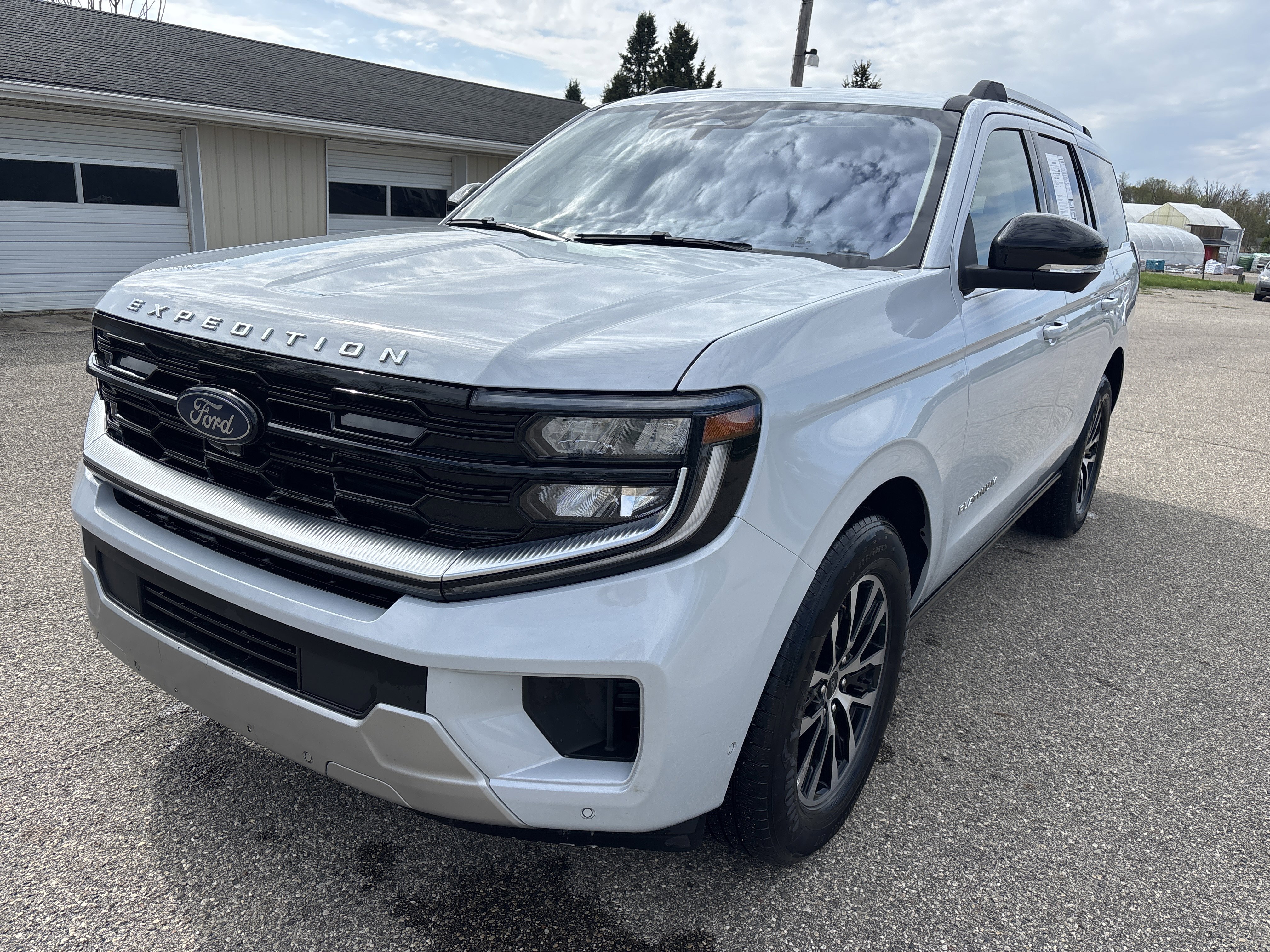 Used 2025 Ford Expedition Platinum AWD/4WD image 12