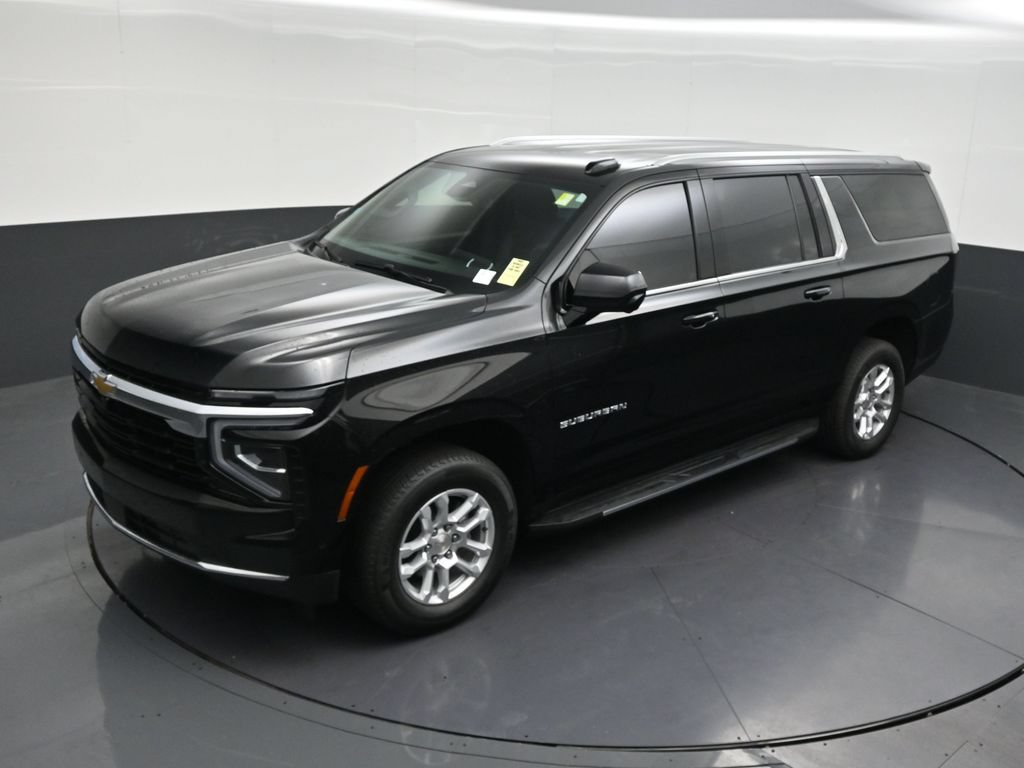 Used 2025 Chevrolet Suburban LS RWD image 17
