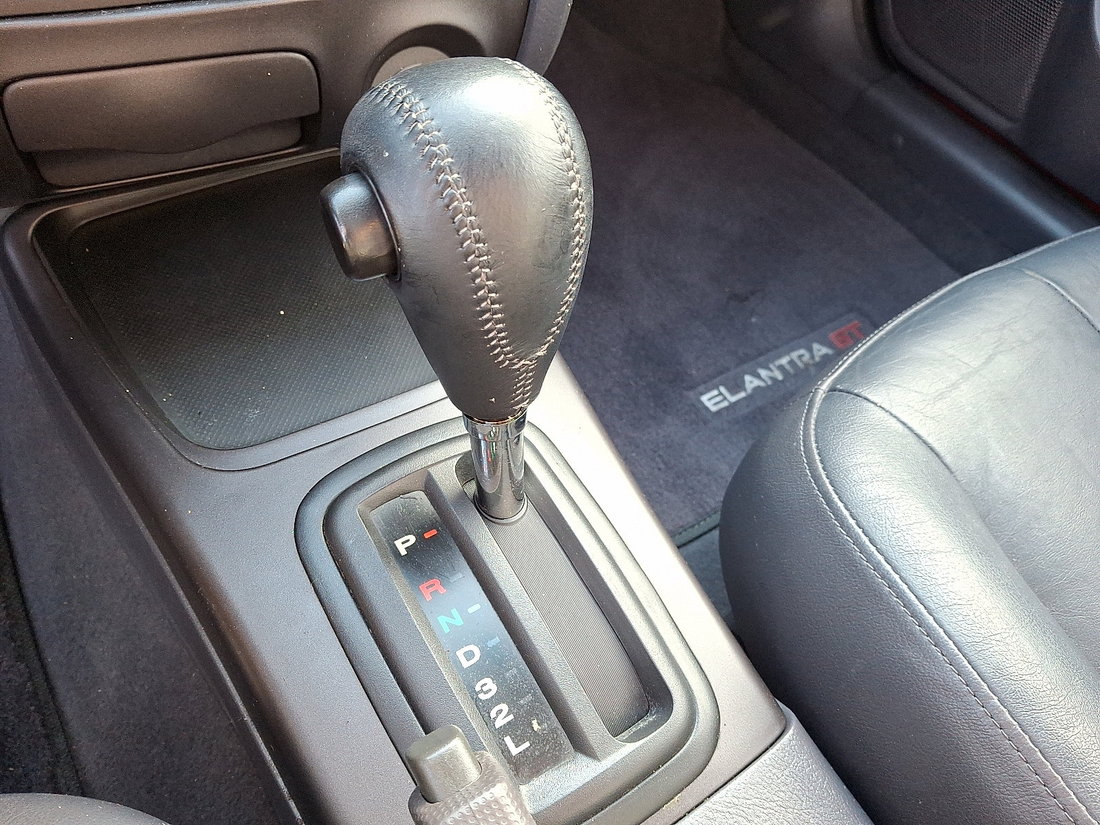 Used 2003 Hyundai Elantra GLS FWD image 15