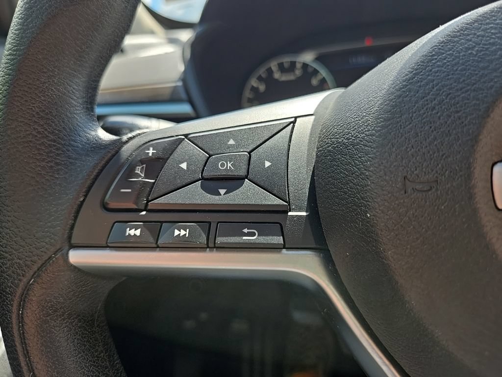 Used 2024 Nissan Altima 2.5 SV FWD image 13
