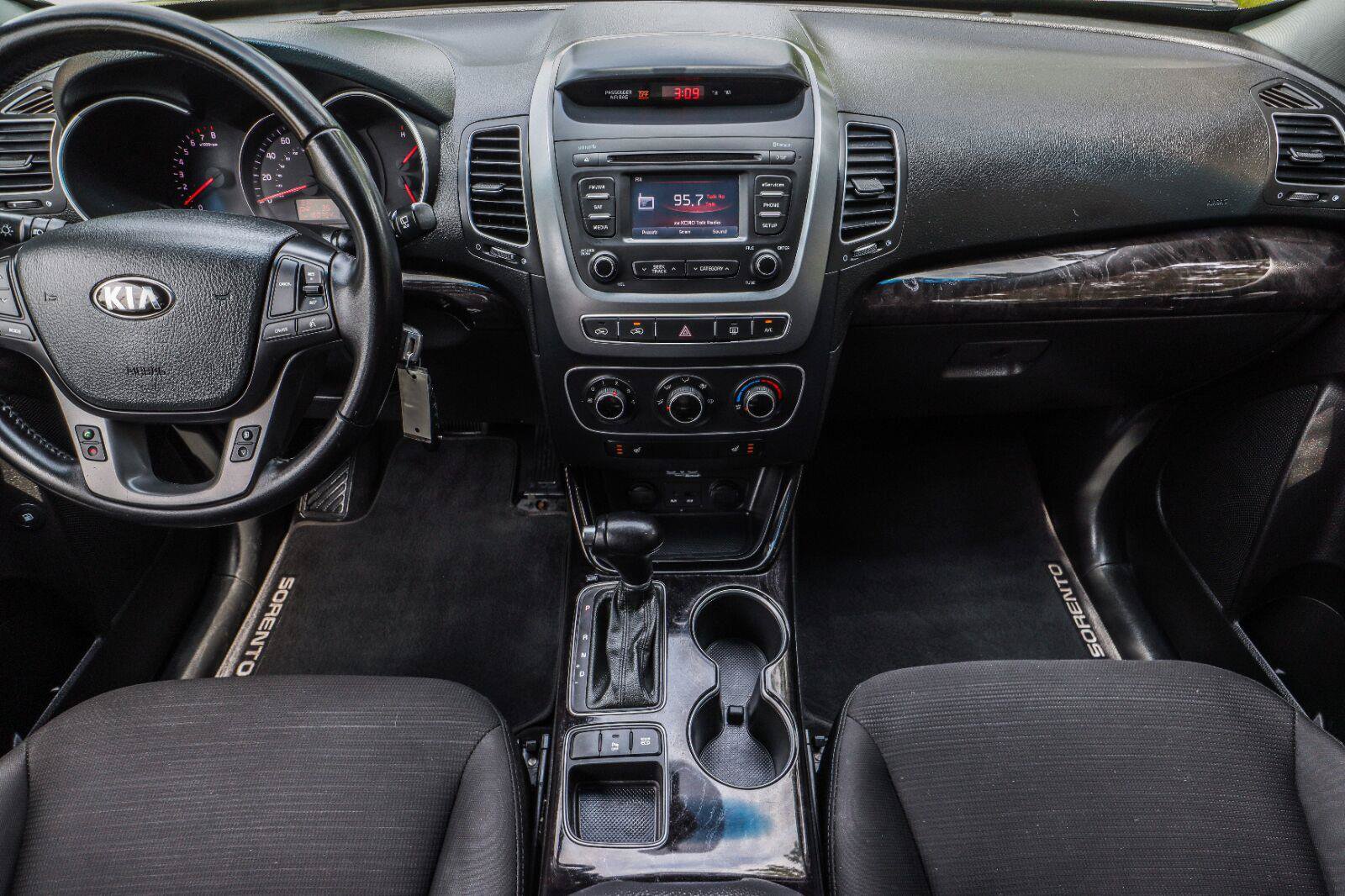 Used 2015 Kia Sorento LX FWD image 22