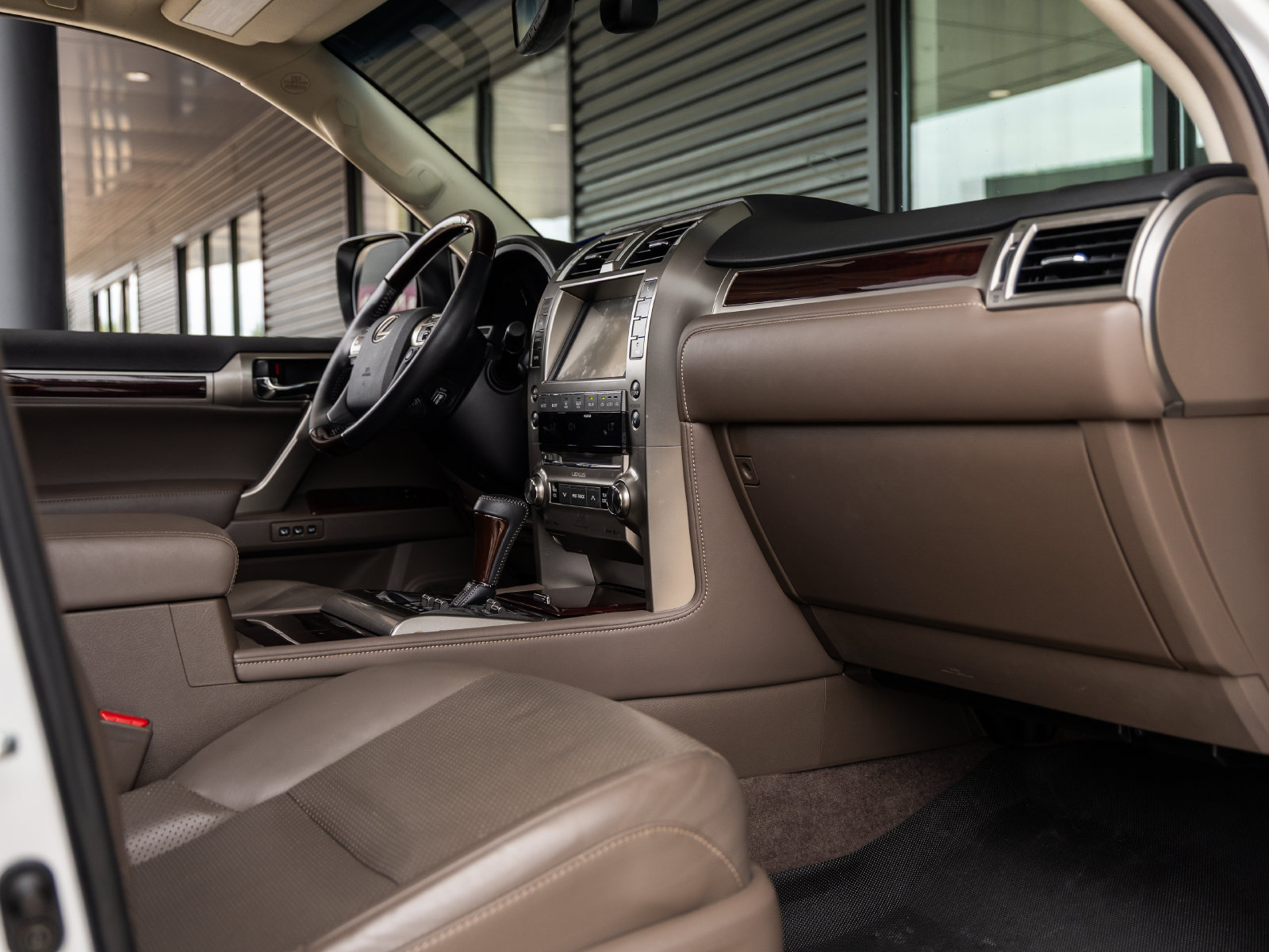 Used 2019 Lexus GX 460 Luxury AWD/4WD image 45