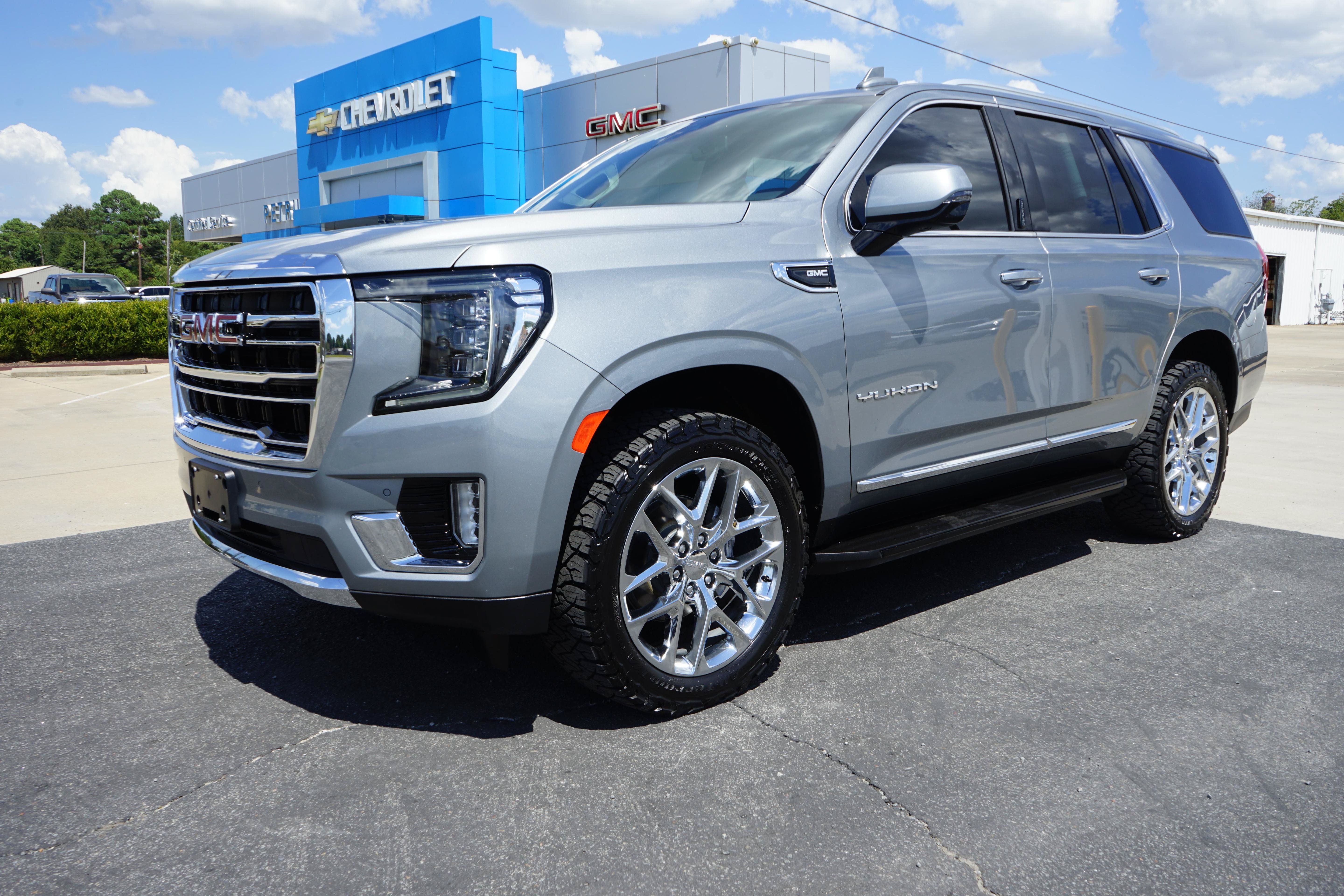 Used 2024 GMC Yukon SLT w/ SLT Luxury Package AWD/4WD image 1