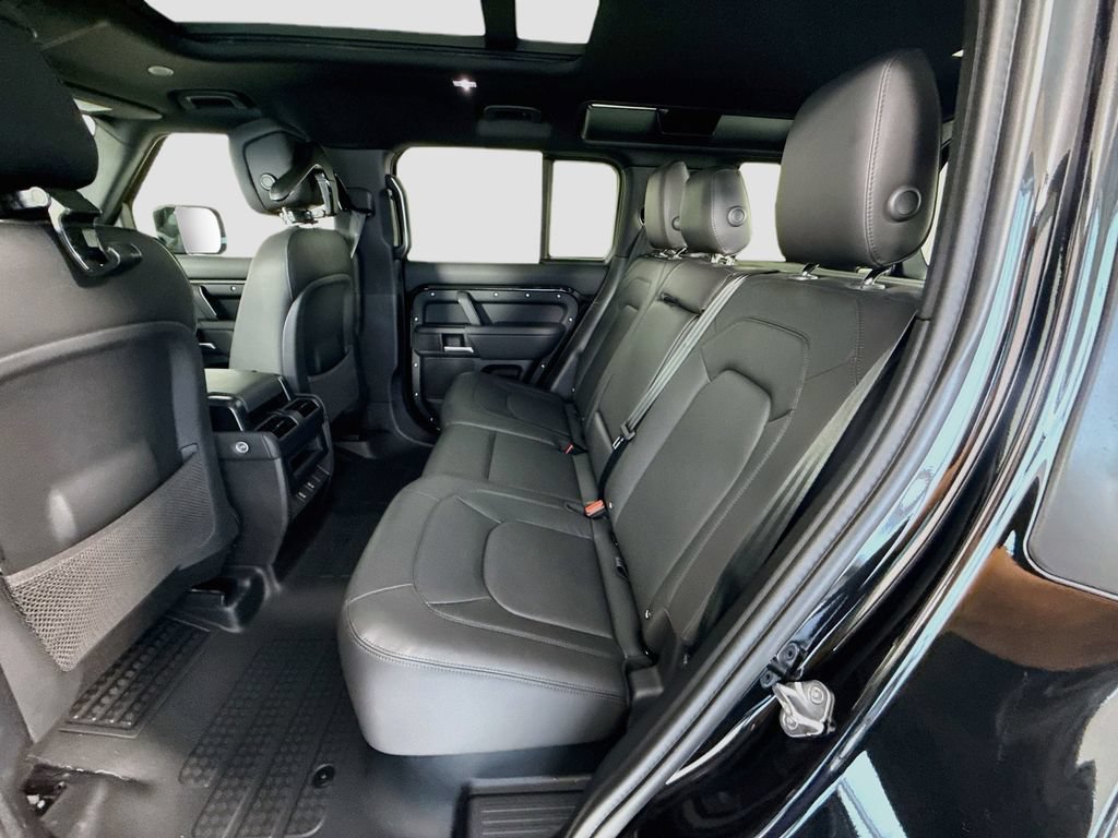New 2026 Land Rover Defender 110 X-Dynamic SE AWD/4WD image 21