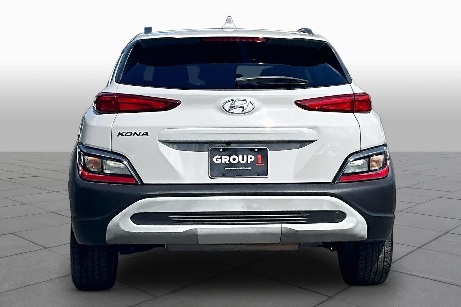 Used 2022 Hyundai Kona SEL w/ Convenience Package FWD image 5
