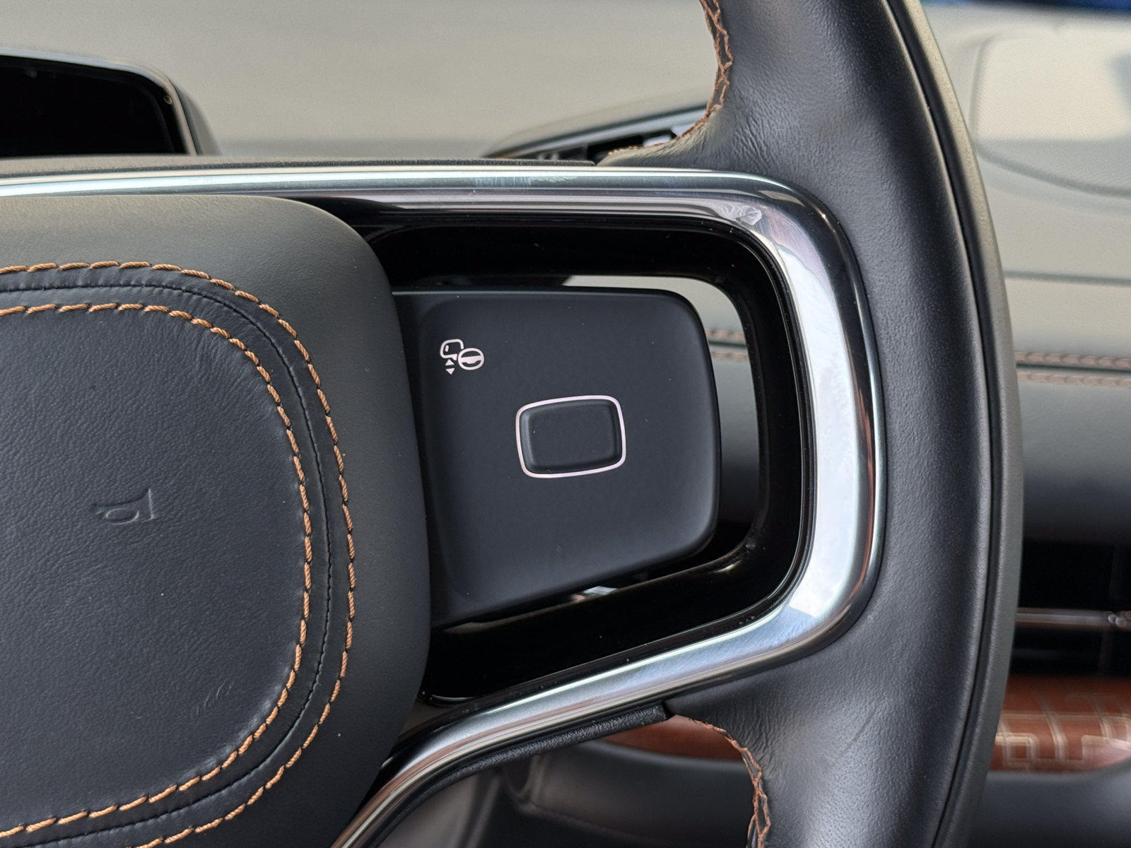 Certified 2025 Lincoln Navigator L Black Label AWD/4WD image 43