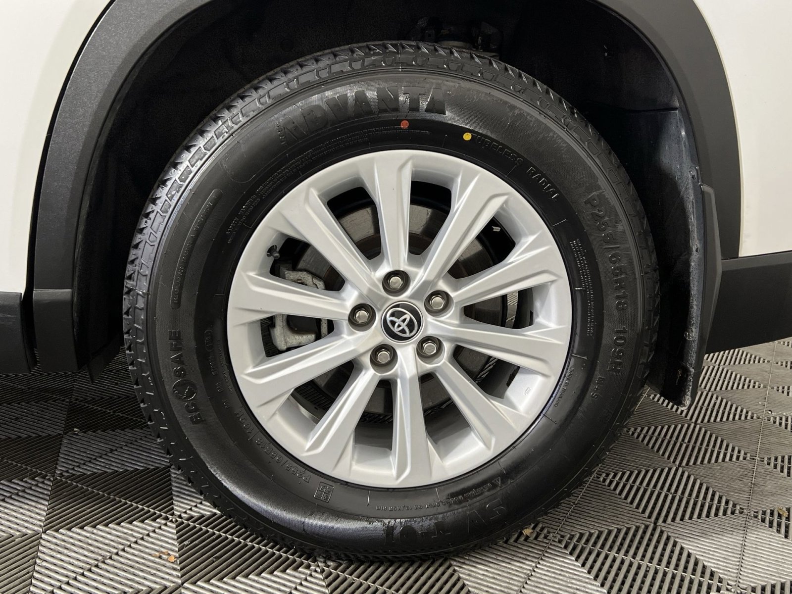 Used 2024 Toyota Grand Highlander XLE image 12