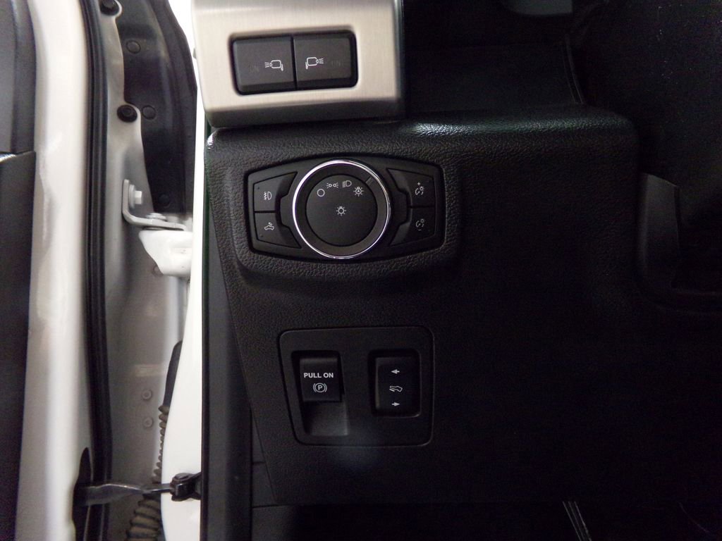 Used 2018 Ford F150 Platinum w/ Equipment Group 701A Luxury image 25