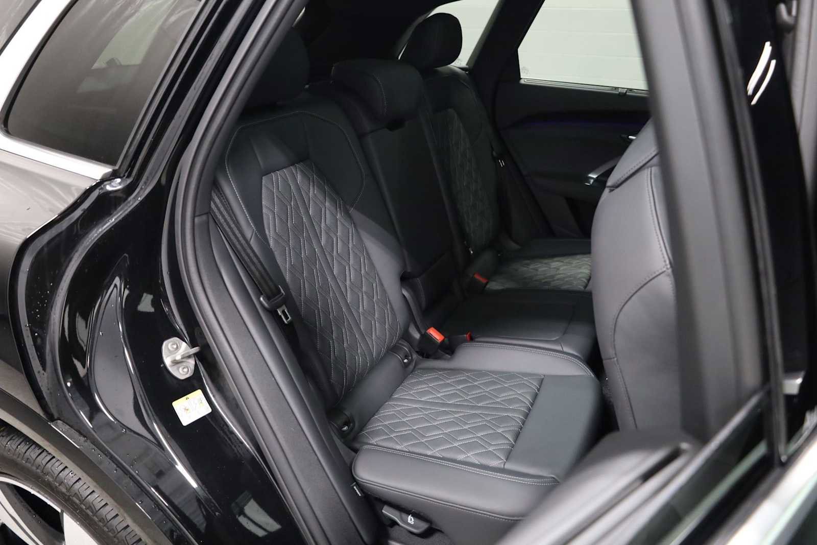 Certified 2025 Audi SQ5 Premium Plus w/ Premium Plus Package image 34