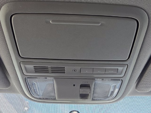 Used 2016 Honda Odyssey SE image 24