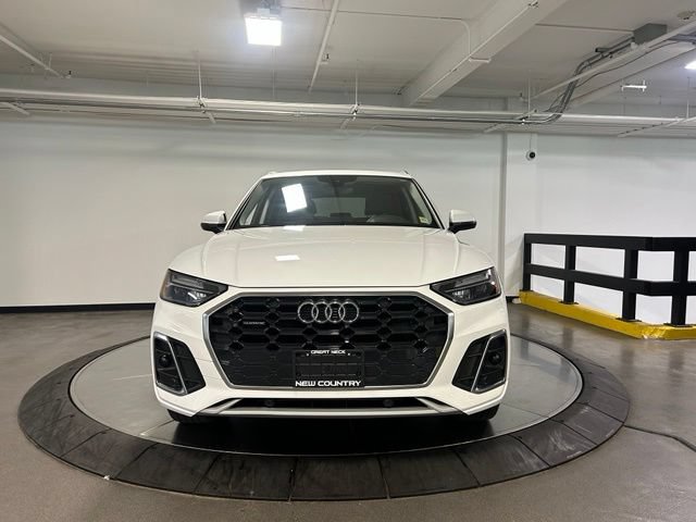 Used 2024 Audi Q5 2.0T Premium w/ Convenience Package AWD/4WD image 2