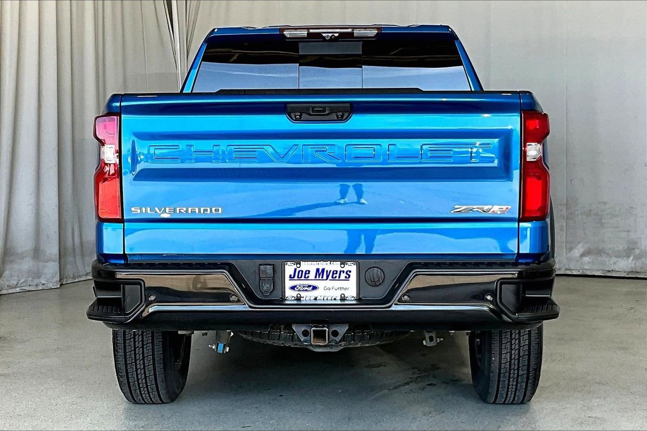 Used 2022 Chevrolet Silverado 1500 ZR2 w/ Technology Package AWD/4WD image 3