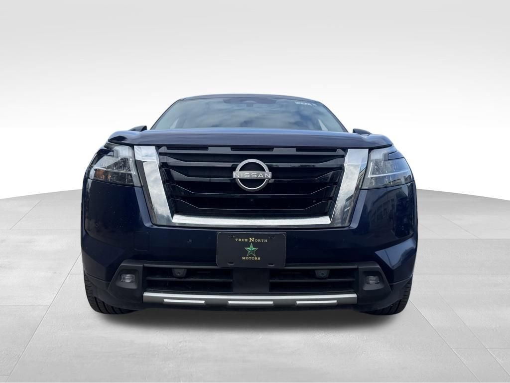Used 2022 Nissan Pathfinder Platinum image 4