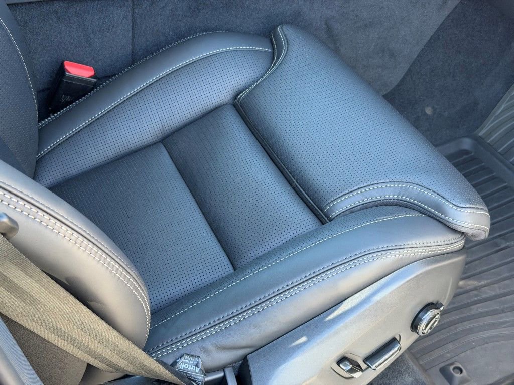 Certified 2025 Volvo XC90 T8 Ultra w/ Protection Package Premier image 15