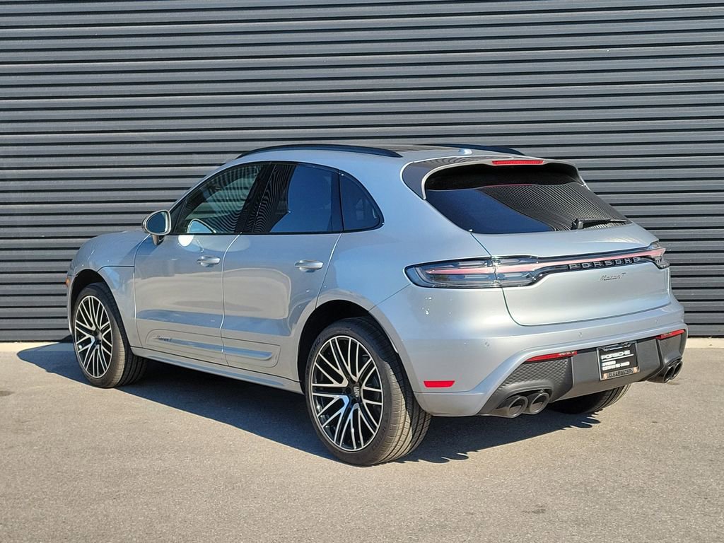 Certified 2025 Porsche Macan Turbo image 3