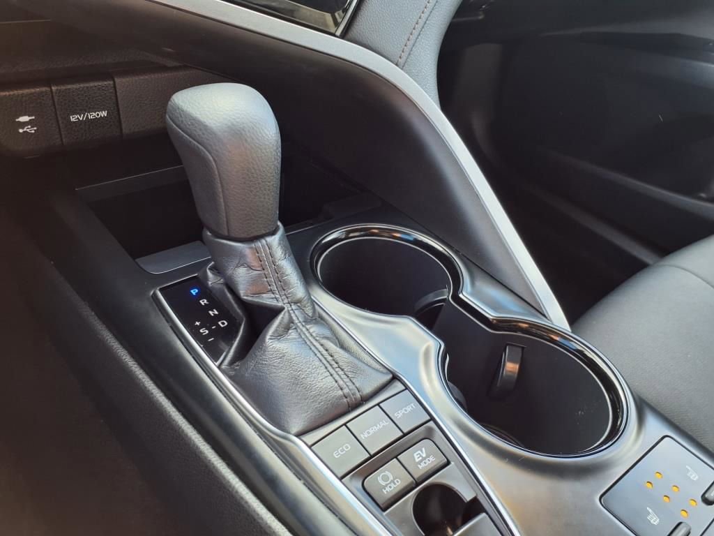 Used 2019 Toyota Camry LE image 23