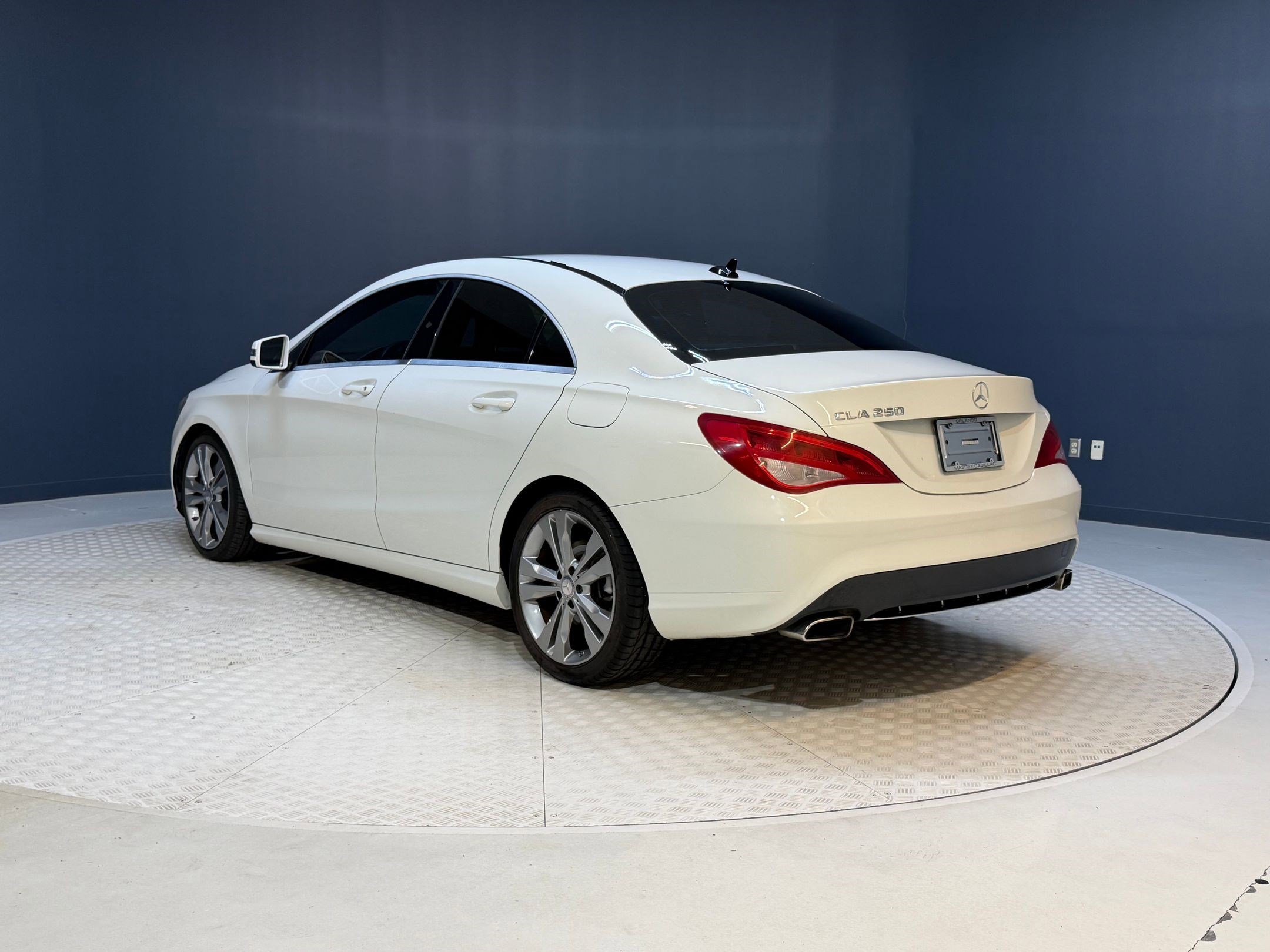 Used 2015 Mercedes-Benz CLA 250 image 3