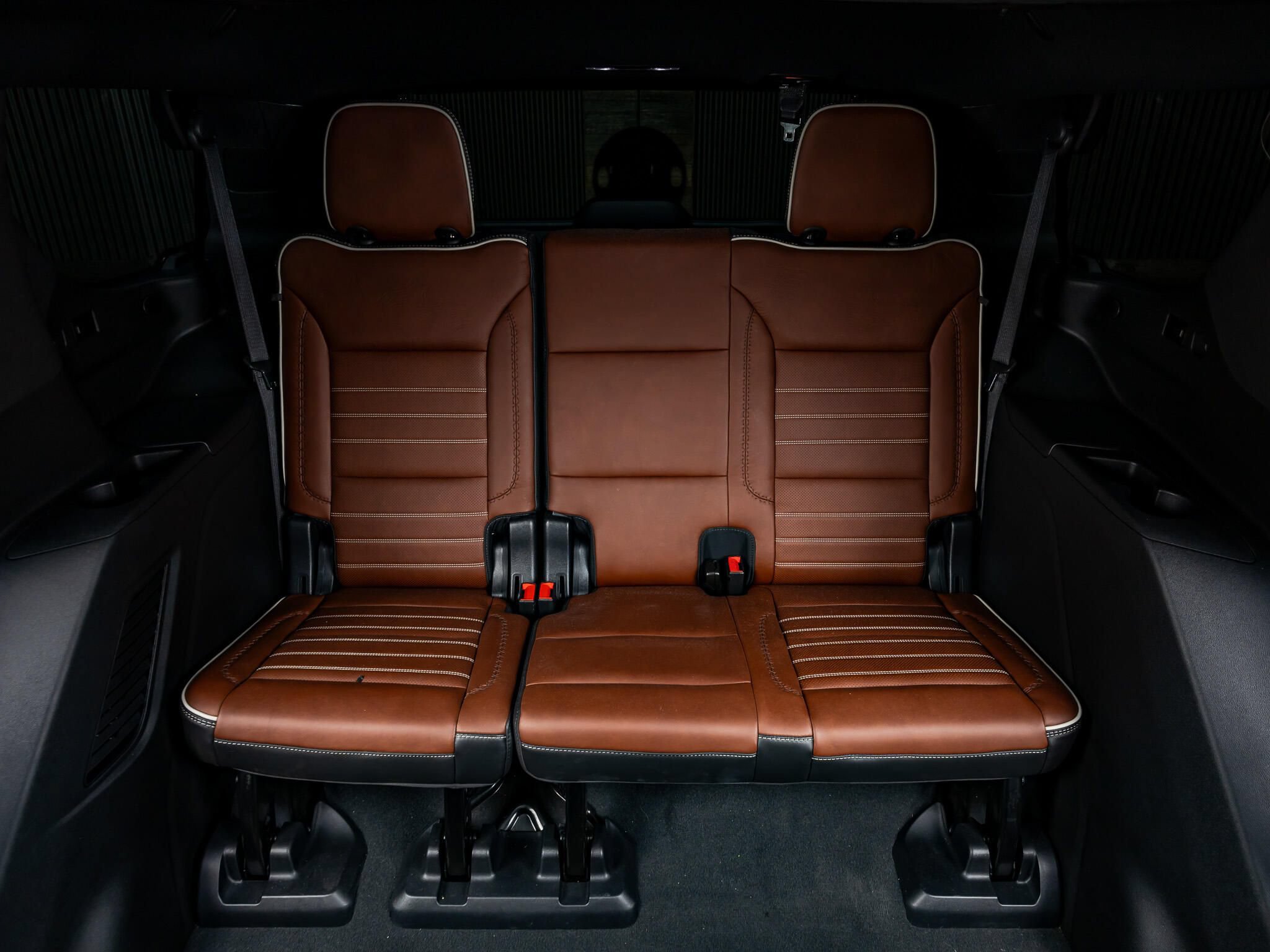 Used 2023 GMC Yukon Denali Ultimate AWD/4WD image 36
