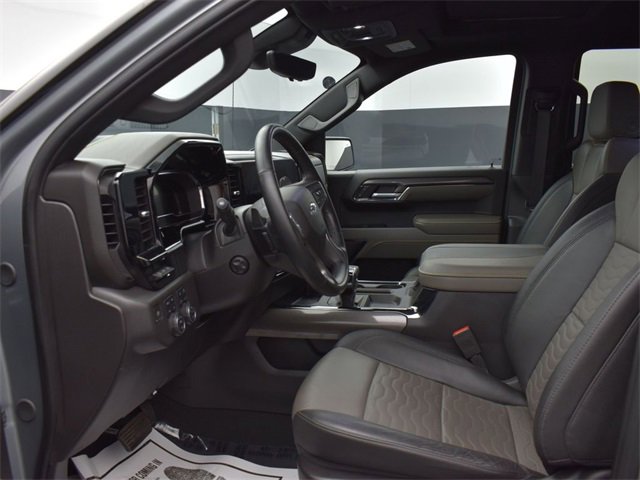 Used 2024 Chevrolet Silverado 1500 ZR2 w/ Technology Package image 9