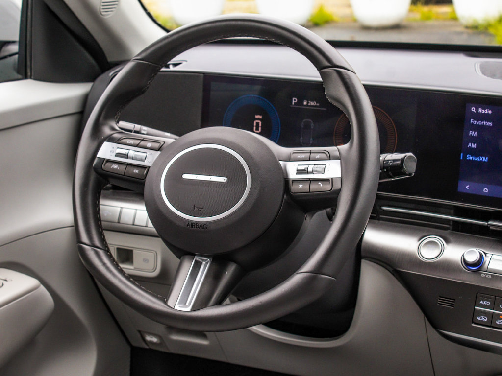 Used 2025 Hyundai Kona SEL AWD/4WD image 24