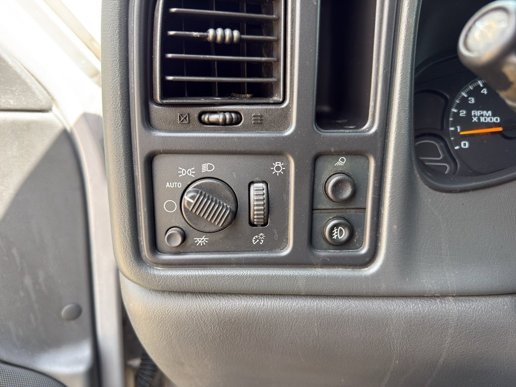 Used 2005 Chevrolet Silverado 1500 LS image 18