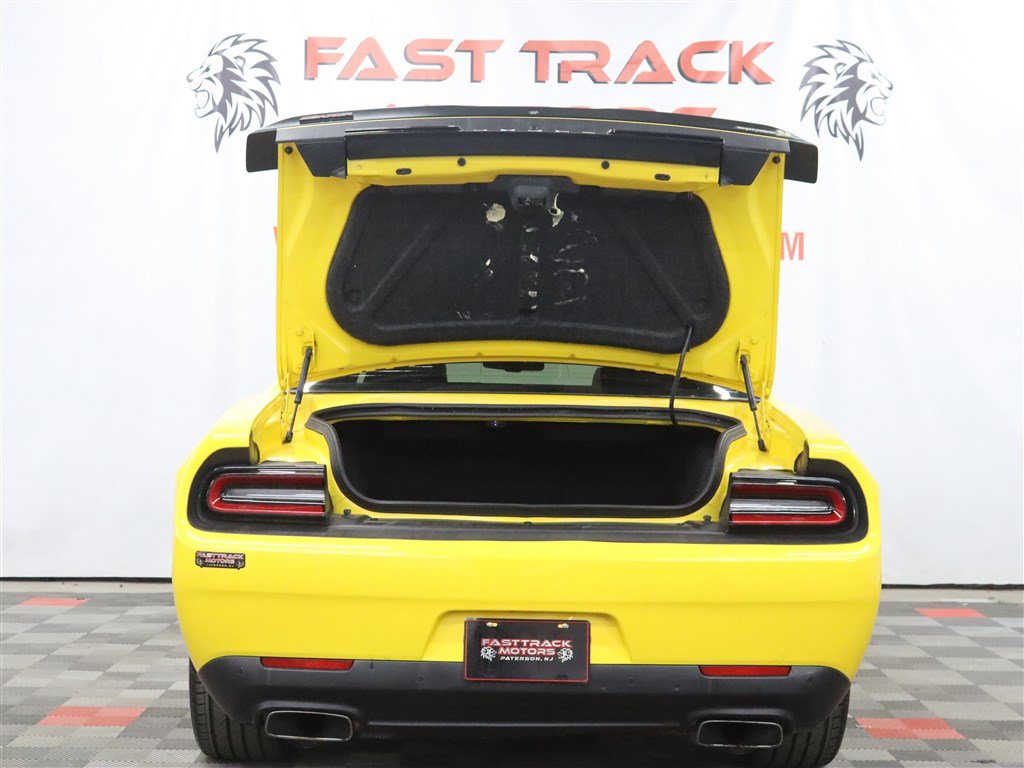 Used 2018 Dodge Challenger R/T Scat Pack RWD image 9
