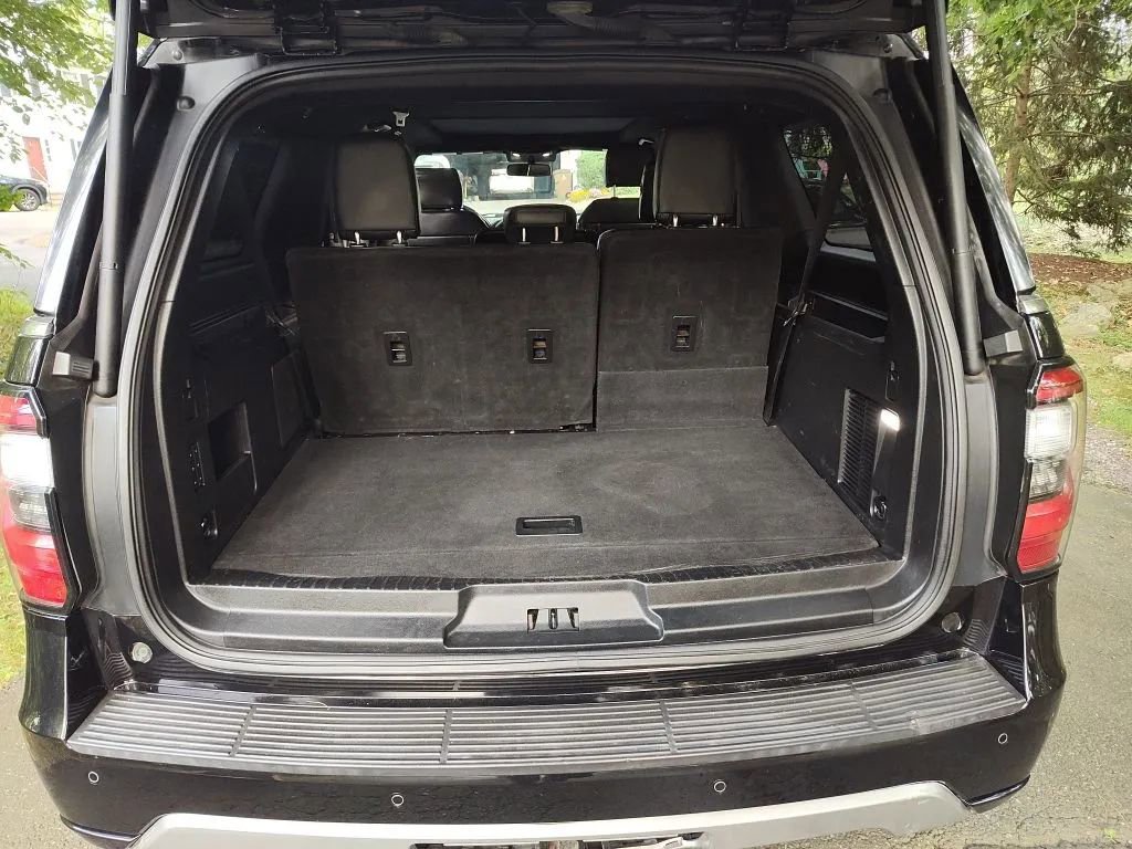 Used 2019 Ford Expedition Max Limited image 16