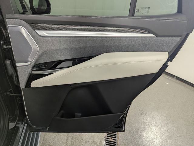 Used 2025 Cadillac Escalade V image 24