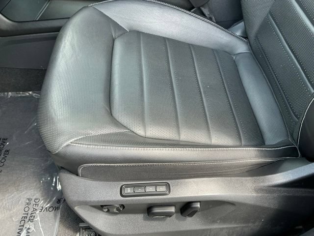 Certified 2024 Volkswagen Atlas Cross Sport SEL AWD/4WD image 16