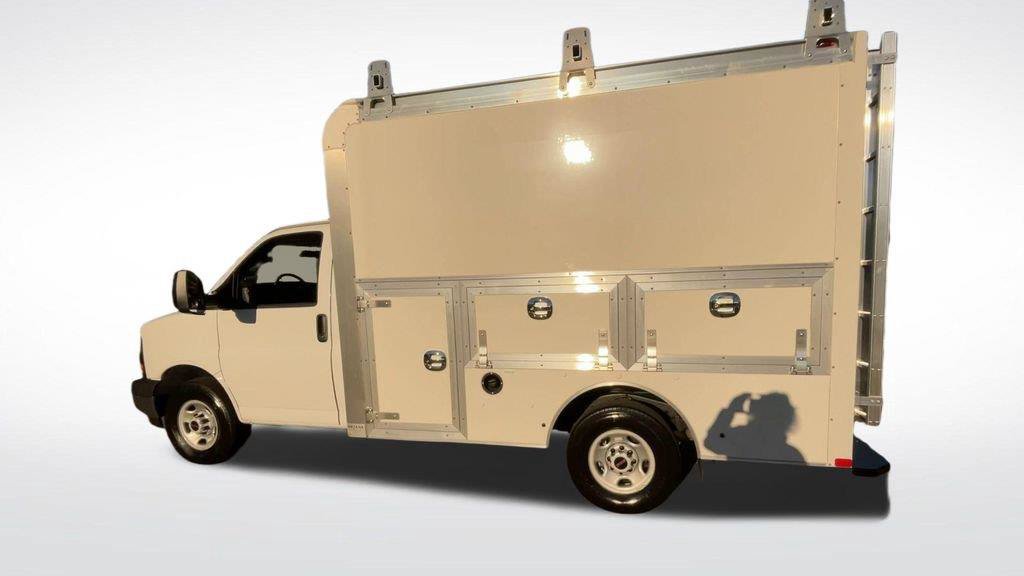 New 2025 GMC Savana 3500 w/ Power Convenience Package RWD image 7