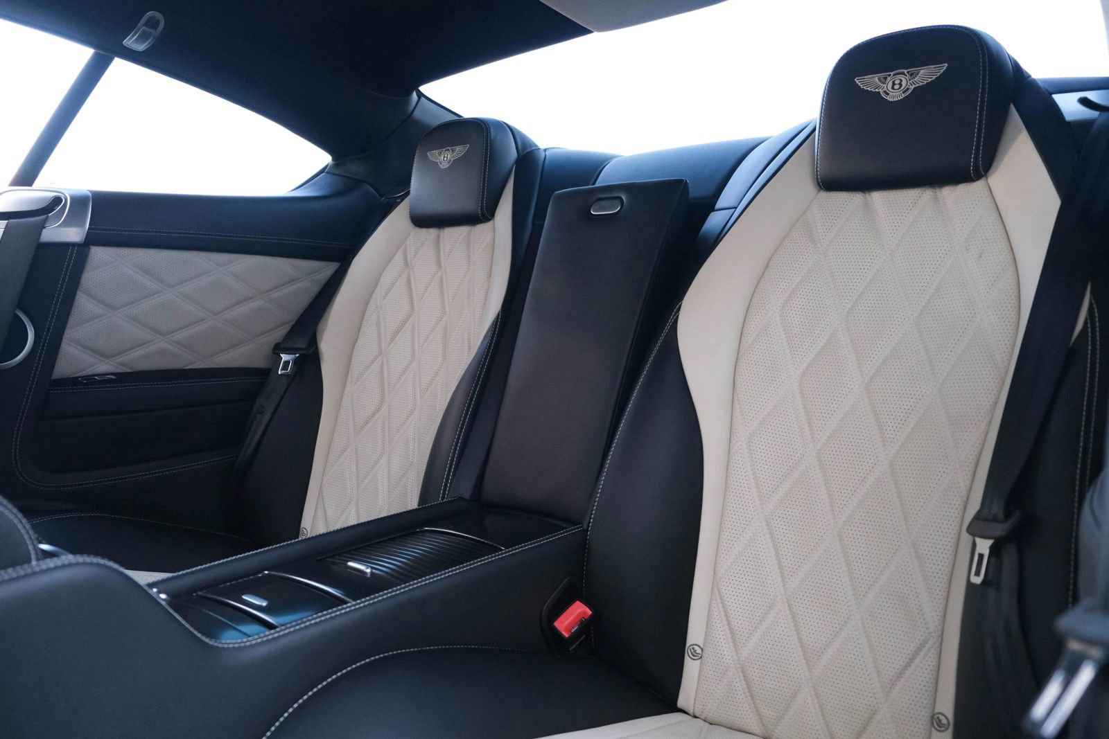 Used 2015 Bentley Continental GT V8 S image 25