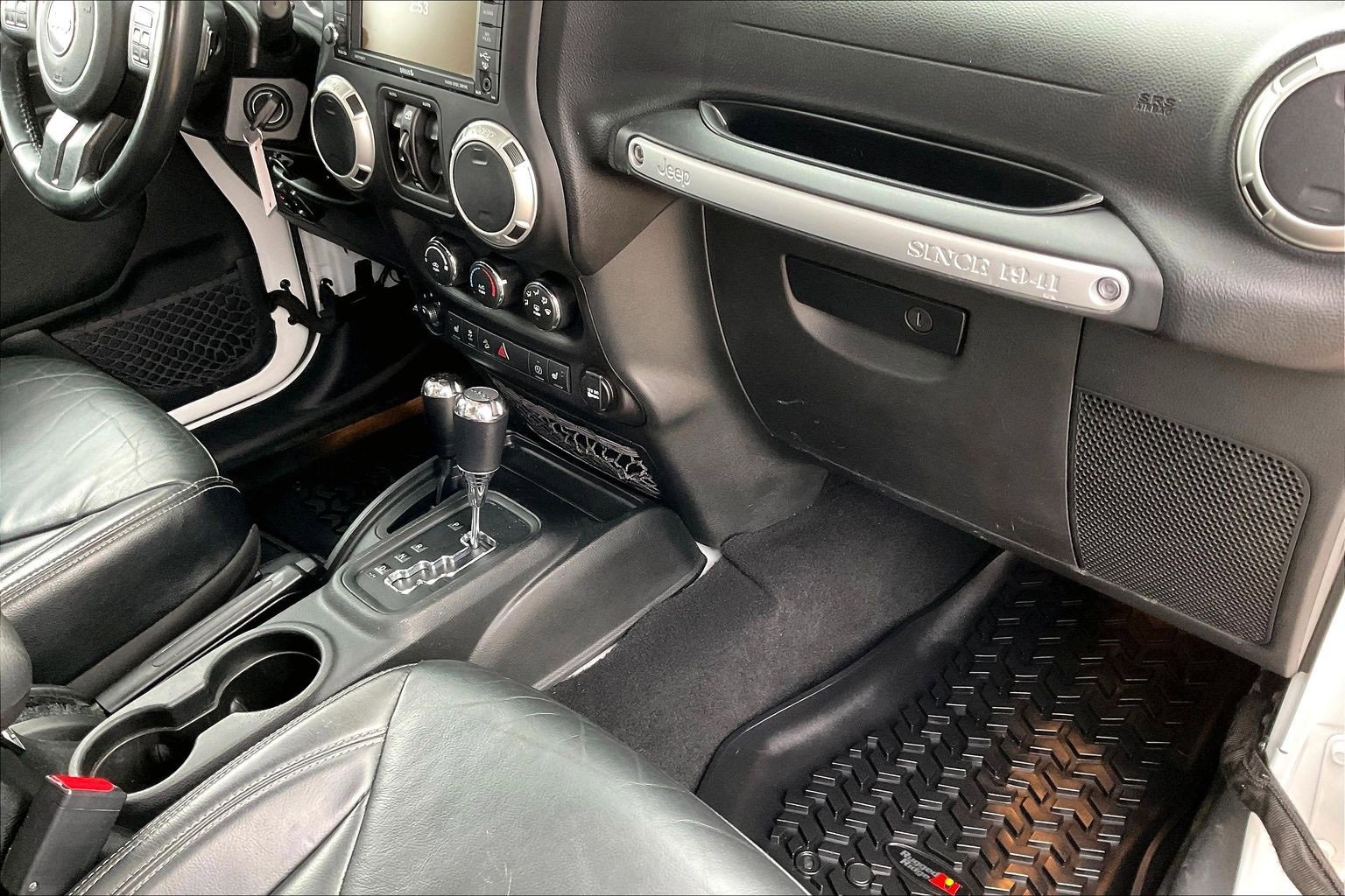 Used 2018 Jeep Wrangler Unlimited Rubicon w/ Cold Weather Group image 18