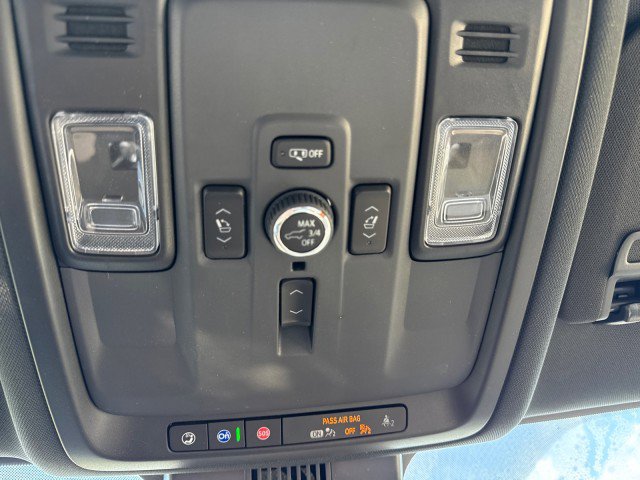 New 2025 Chevrolet Suburban Premier image 36
