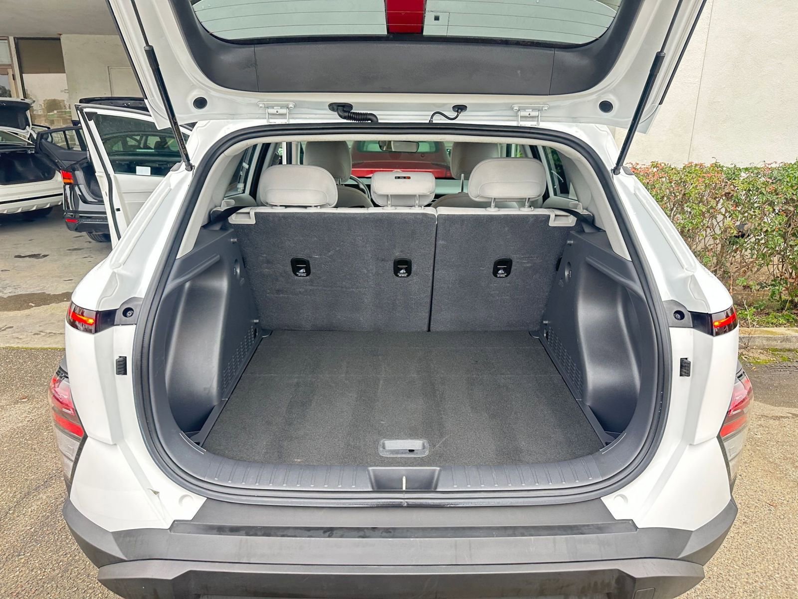 Used 2025 Hyundai Kona SEL image 31