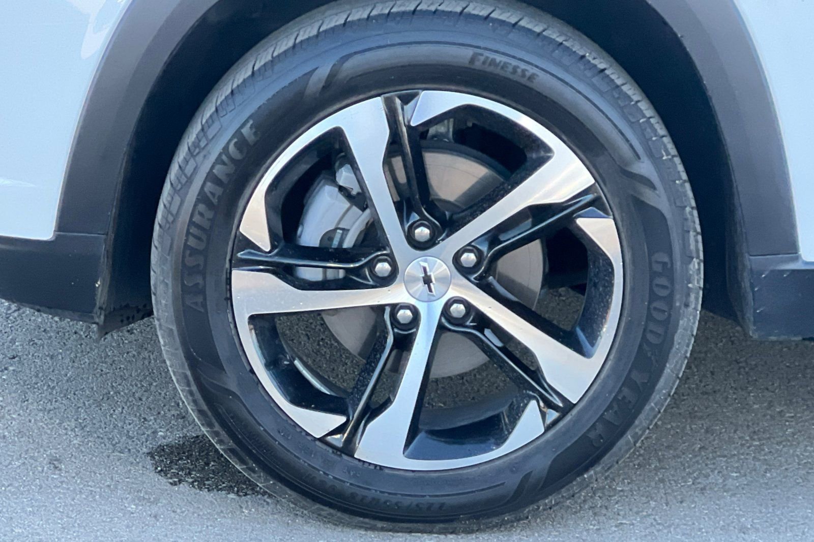 Used 2024 Chevrolet Trax RS w/ Sunroof Package image 26