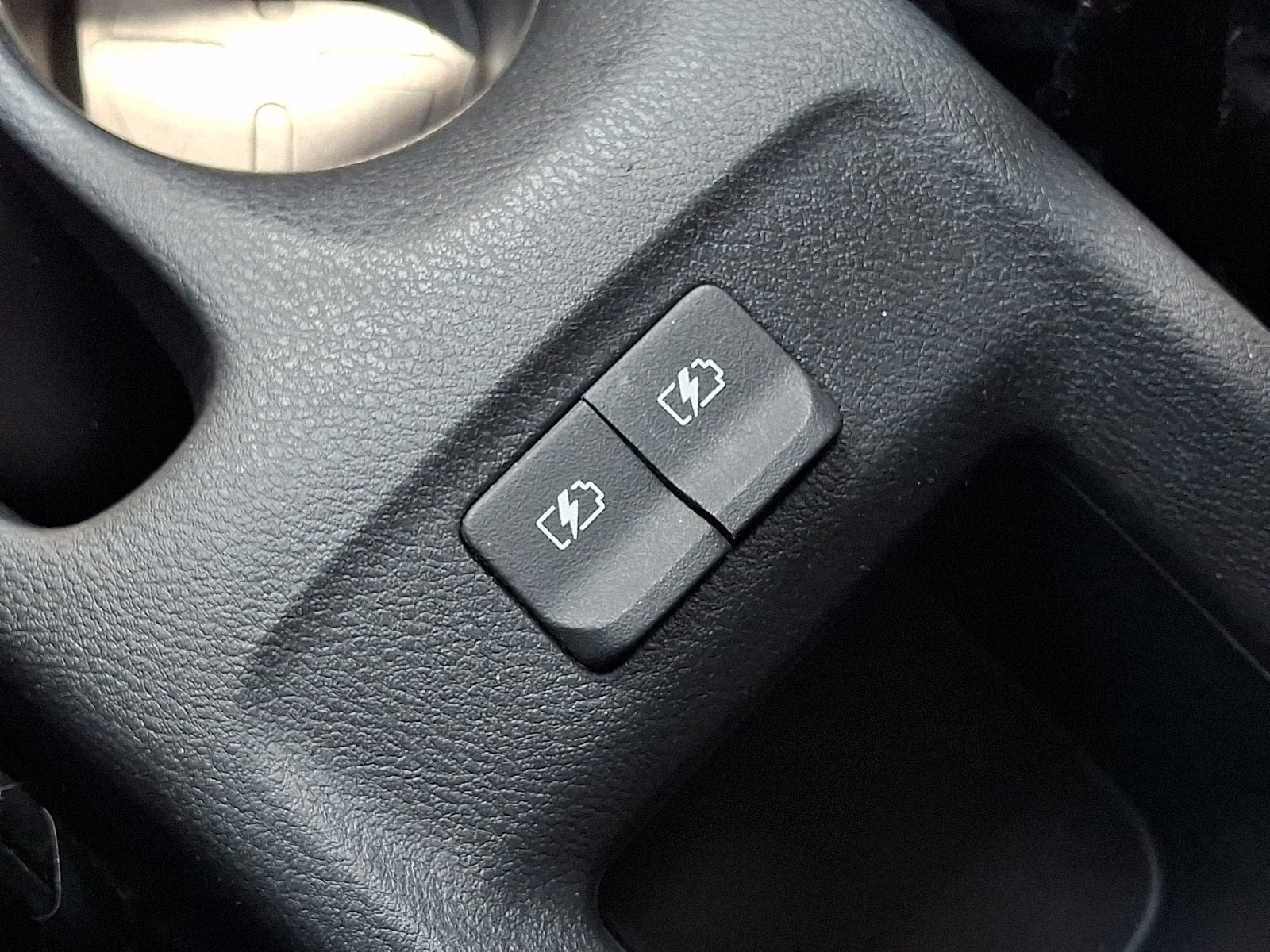 Used 2019 Nissan Kicks SV FWD image 25