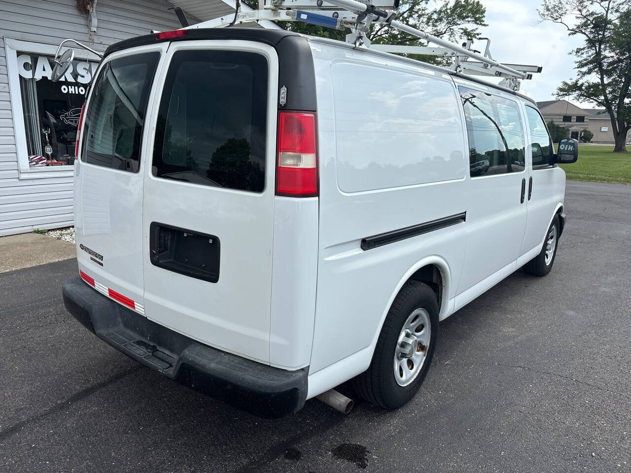 Used 2013 Chevrolet Express 1500 AWD image 3