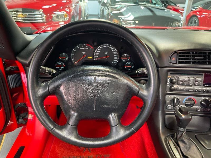 Used 2001 Chevrolet Corvette Convertible RWD image 32