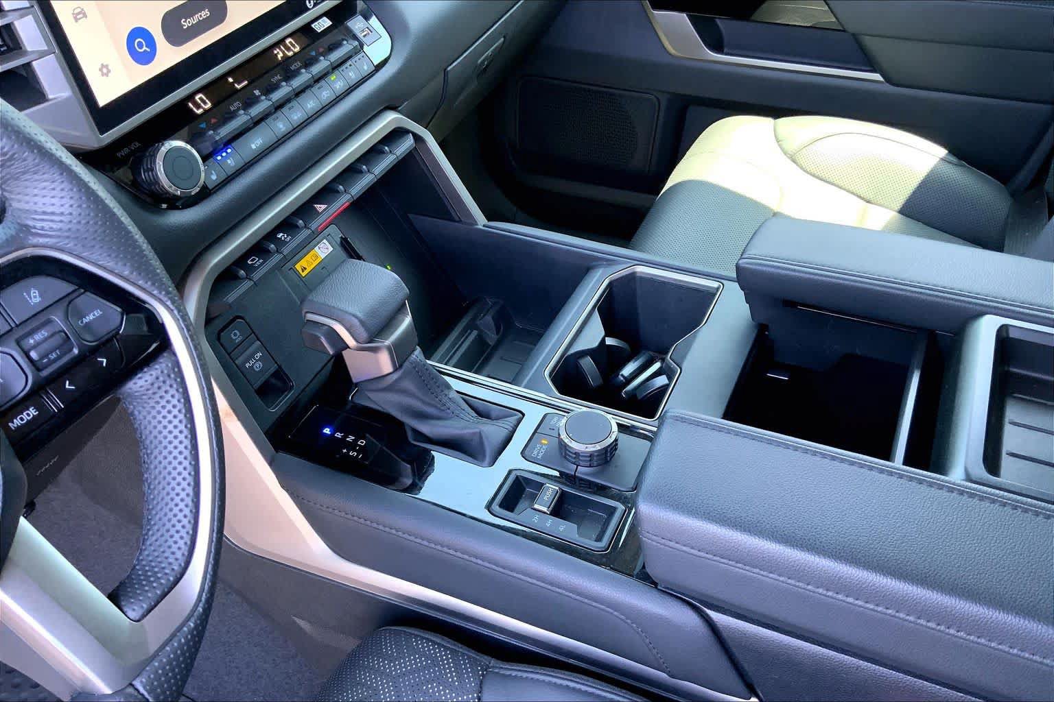 Used 2024 Toyota Tundra Limited AWD/4WD image 16