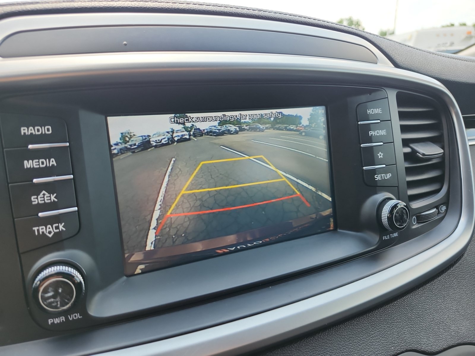 Used 2019 Kia Sorento AWD V6 image 16