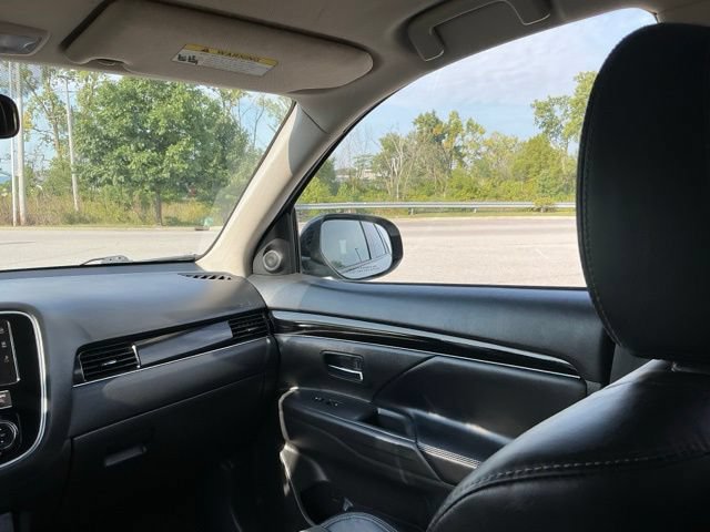 Used 2019 Mitsubishi Outlander SE AWD/4WD image 27