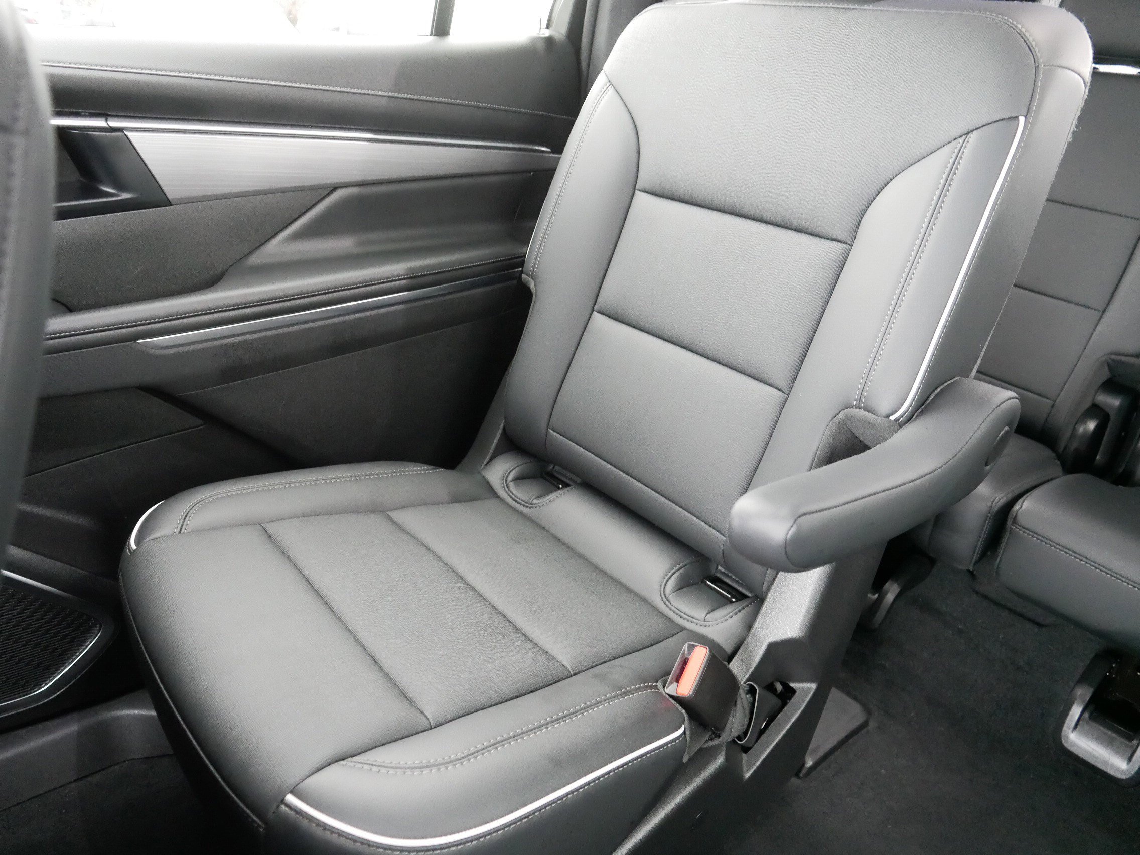 Certified 2025 Buick Enclave Preferred image 12