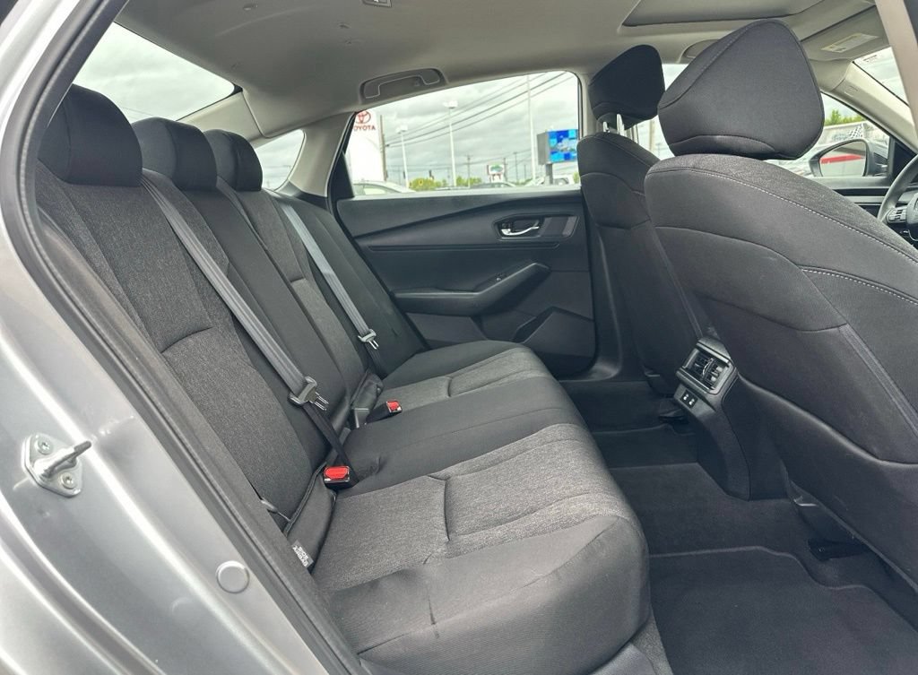 Used 2025 Honda Accord SE image 11