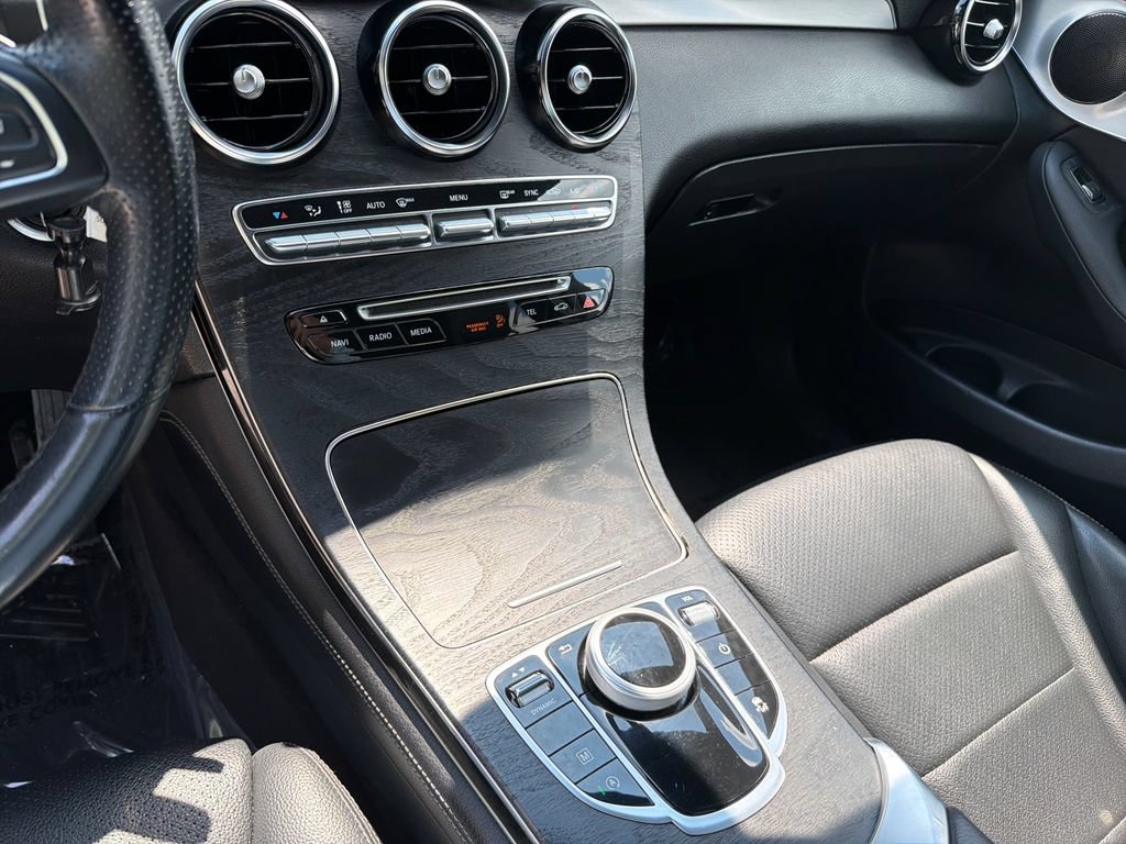 Used 2019 Mercedes-Benz GLC 300 image 30