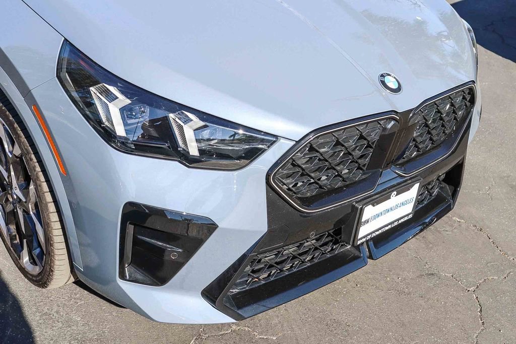 Used 2025 BMW X2 xDrive28i w/ M Sport Package image 8