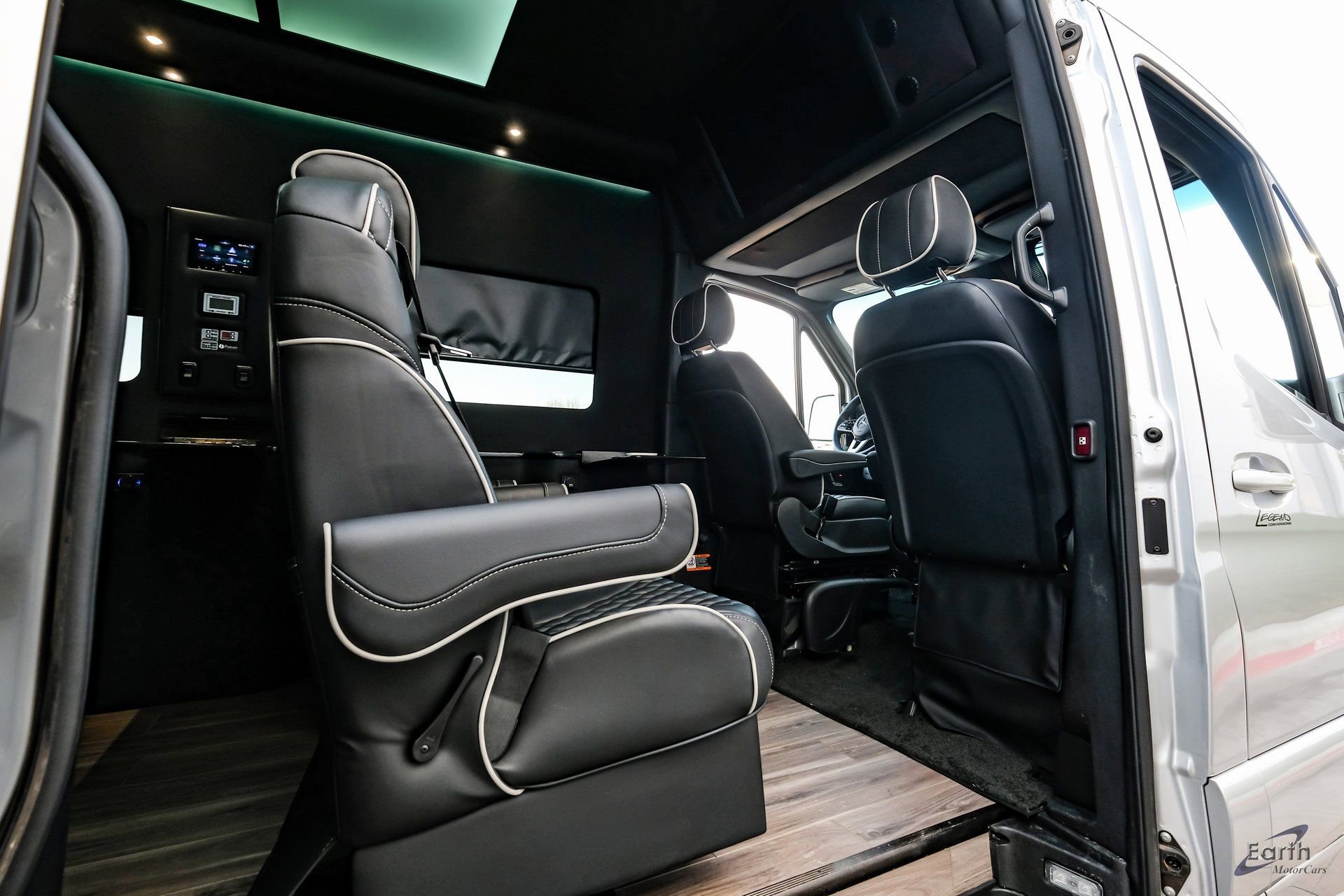 Used 2023 Mercedes-Benz Sprinter 3500 w/ Parking Package image 73